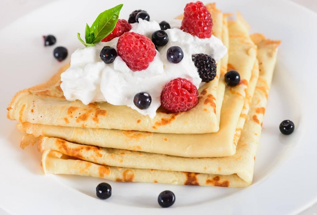 Crêpes with Sweetened Cream and Berries