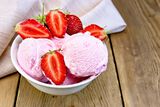 Fresh Strawberry Ice Cream-1