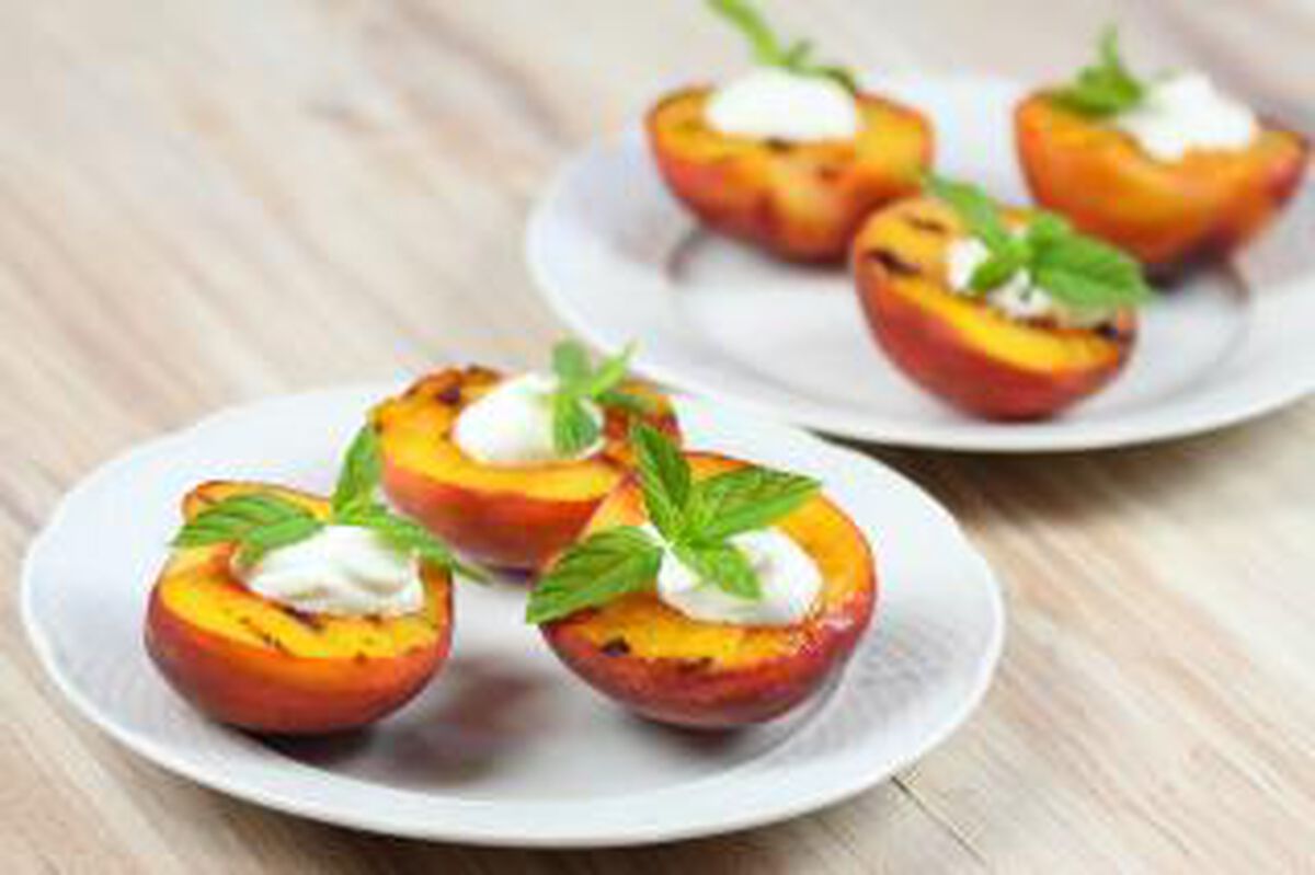 Grilled Peaches with Mascarpone Cream-1