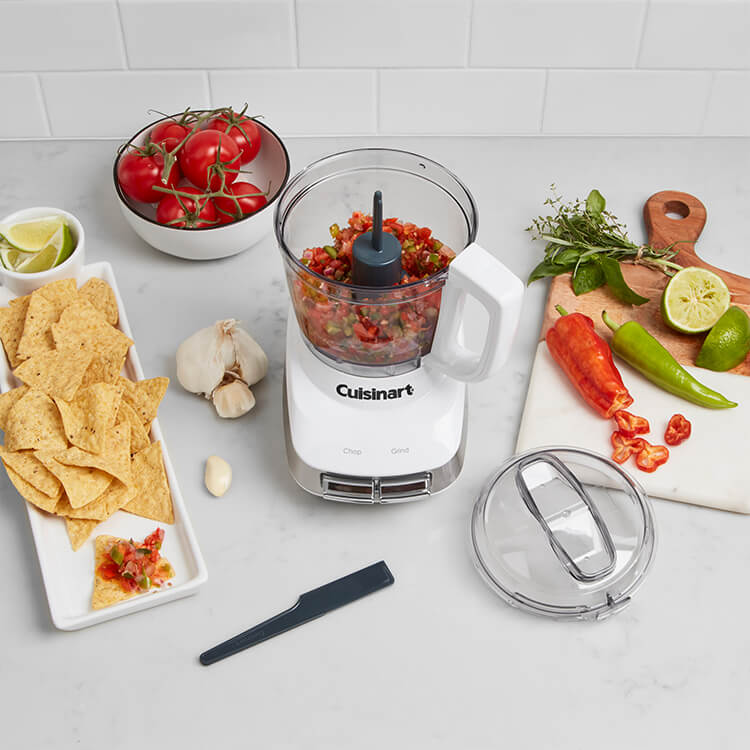 https://www.cuisinart.com/globalassets/cuisinart/landing-pages/the-kitchen-guide/a-guide-to-food-processors/mch4_lifestyle_overhead_cropped.jpg