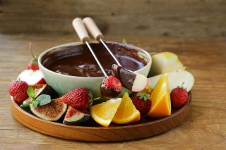 Best Chocolate Fondue Recipe - How to Make Chocolate Fondue