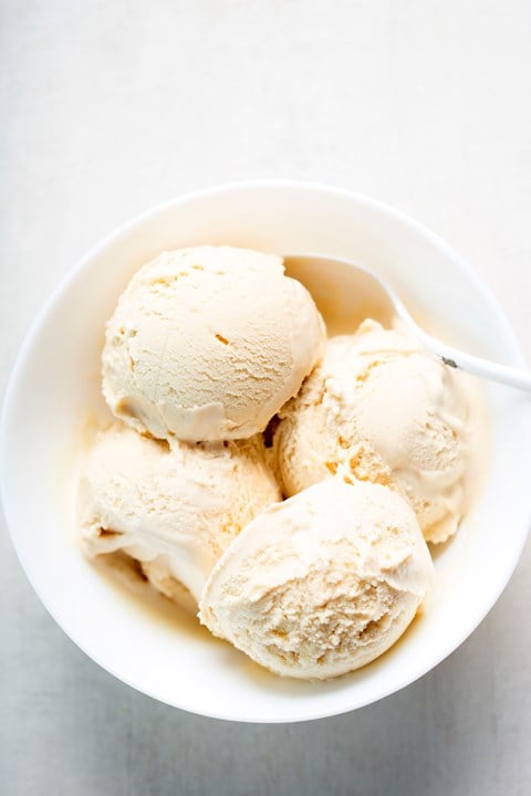 https://www.cuisinart.com/globalassets/simple-vanilla-ice-cream.jpg?width=480